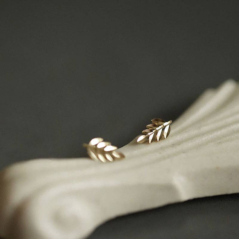 Coming Soon♡Dainty Gold Small Leaf Stud Earrings