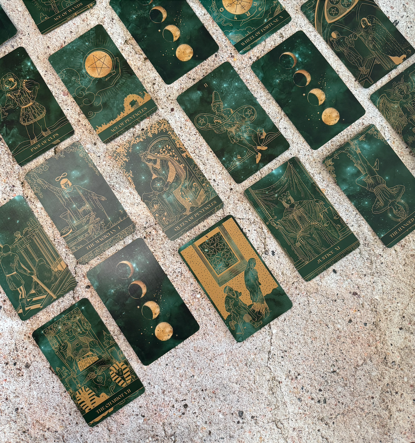 The Emerald Moonlight Tarot Deck- Based on Rider Waite Tarot