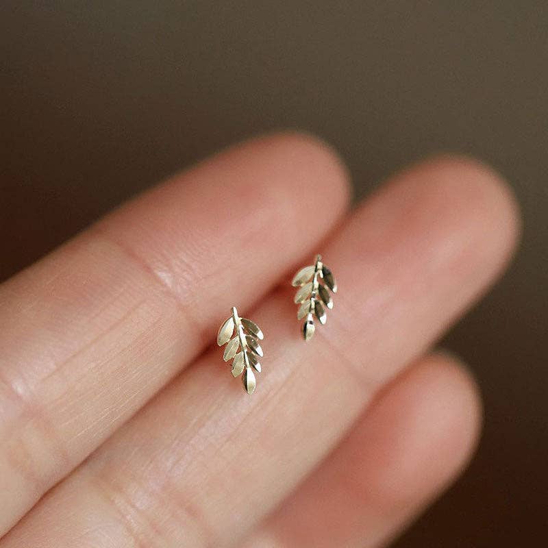 Coming Soon♡Dainty Gold Small Leaf Stud Earrings