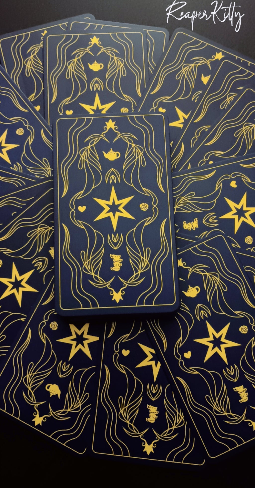 Alice in Wonderland Tarot Deck and Guidebook