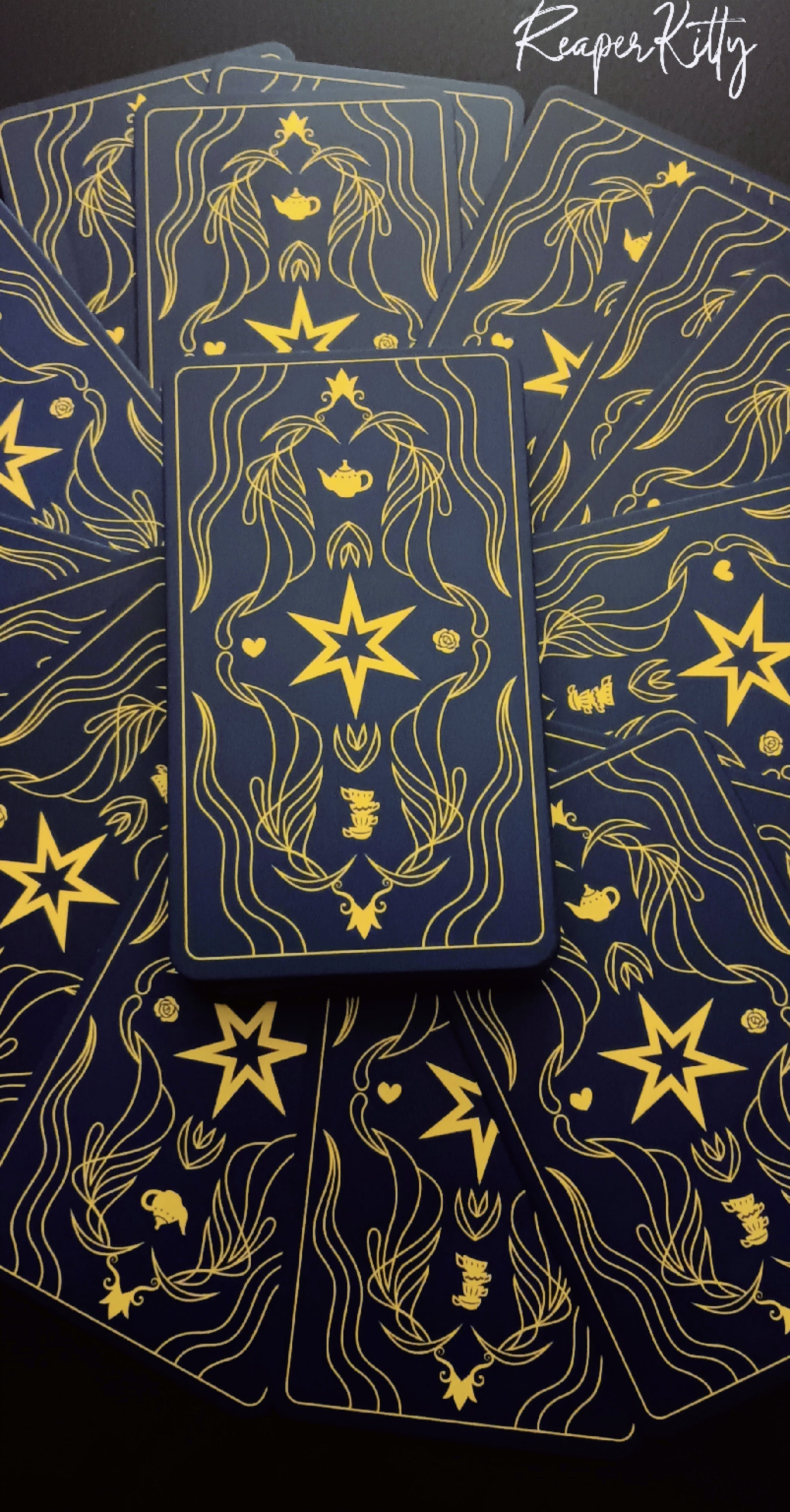 Alice in Wonderland Tarot Deck and Guidebook